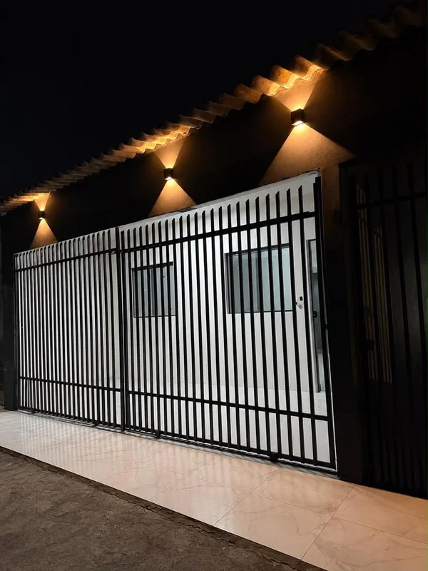 A GCASTRO IMÓVEIS ALUGA !!!Ótima casa contendo 3 quartos sendo uma suíteSala de ...