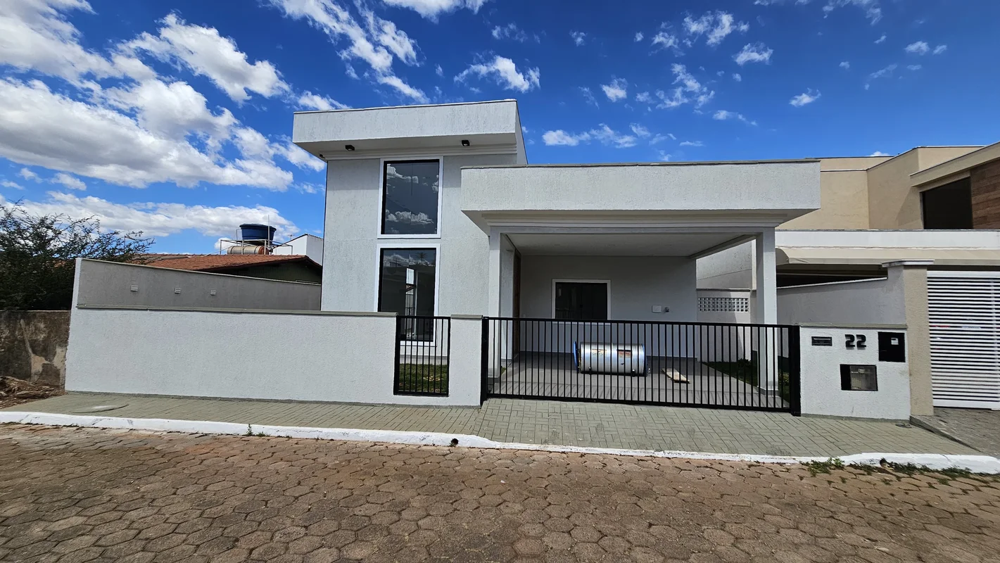$$$$$$$$ Excelente oportunidade $$$$$$$$Excelente Localização Casa em condomínio...