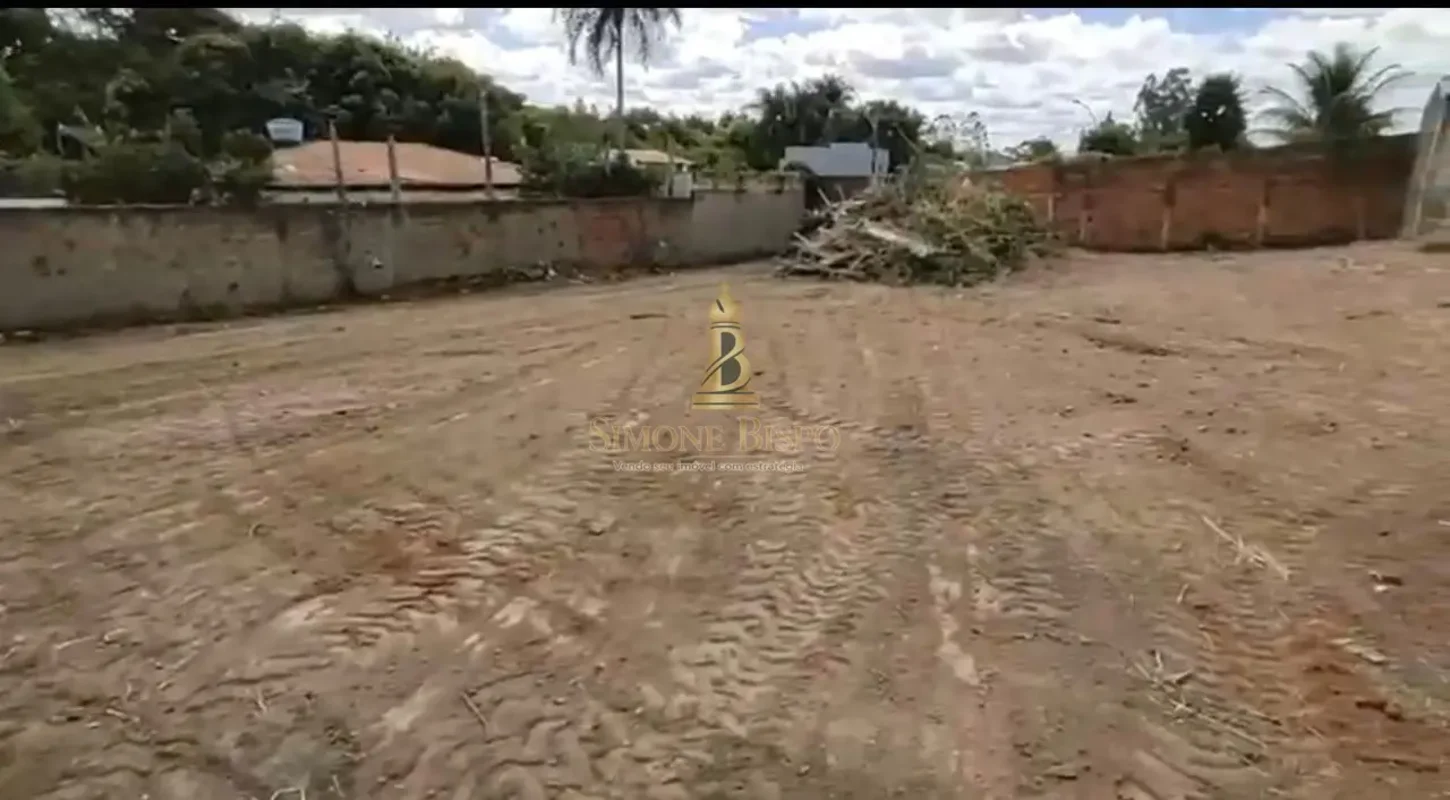 Excelente Oportunidade!Vendo lote com 1.000m² PlanoÓtima localização.Pode ser ve...