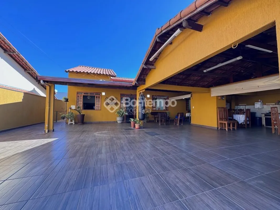 A Bontempo Imobiliária apresenta para compra sua próxima casa de 3 quartos, duas...