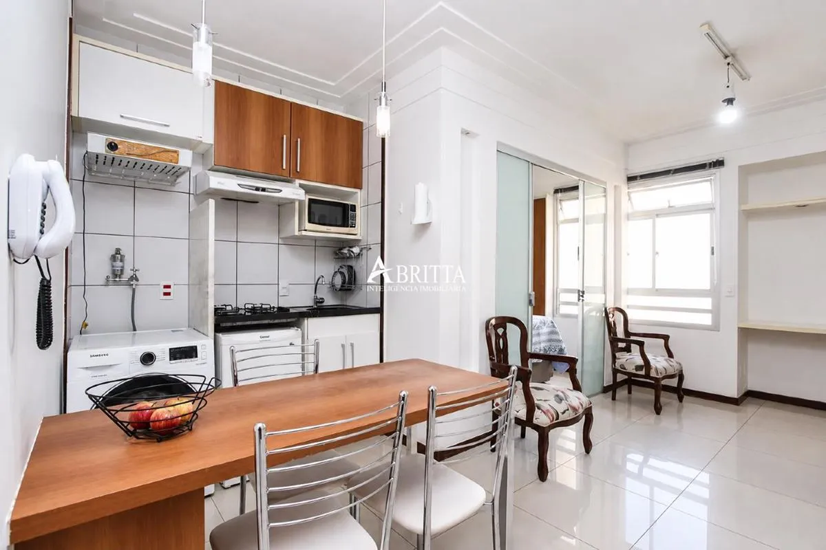 Imagine viver em uma kitnet studio de 37 m², completamente mobiliada e decorada ...