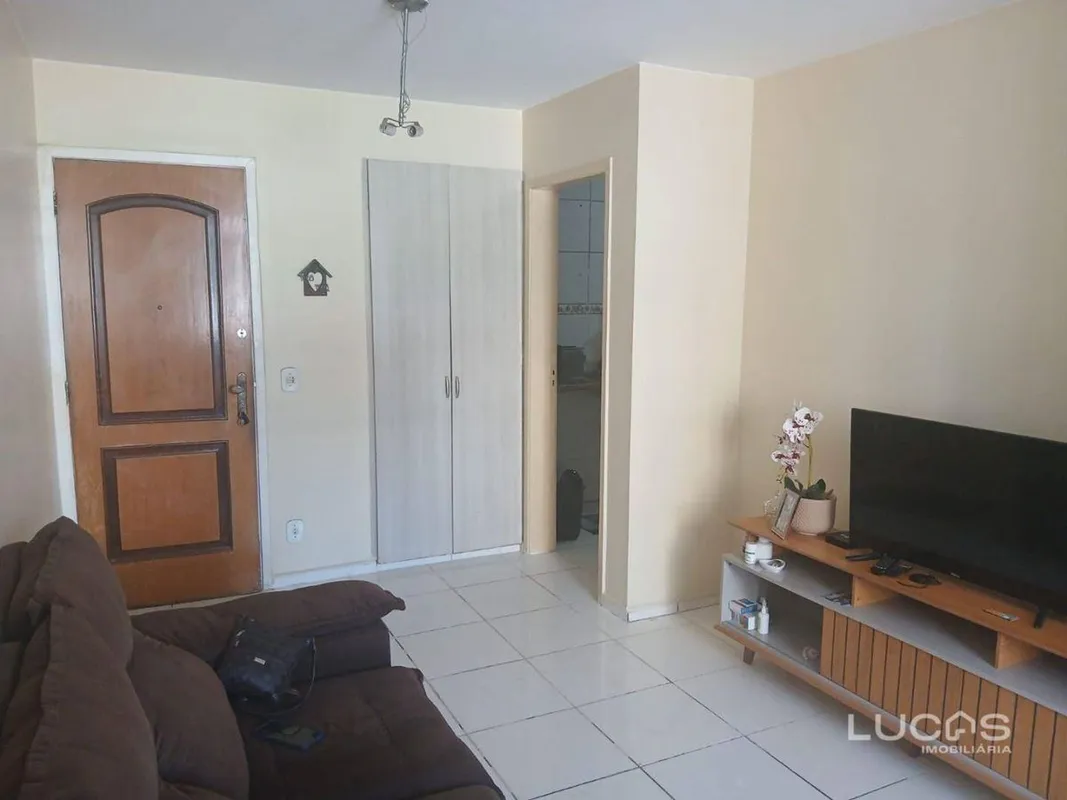 Oportunidade para morar em Taguatinga Centro!O imóvel conta com:2 quartosSala am...