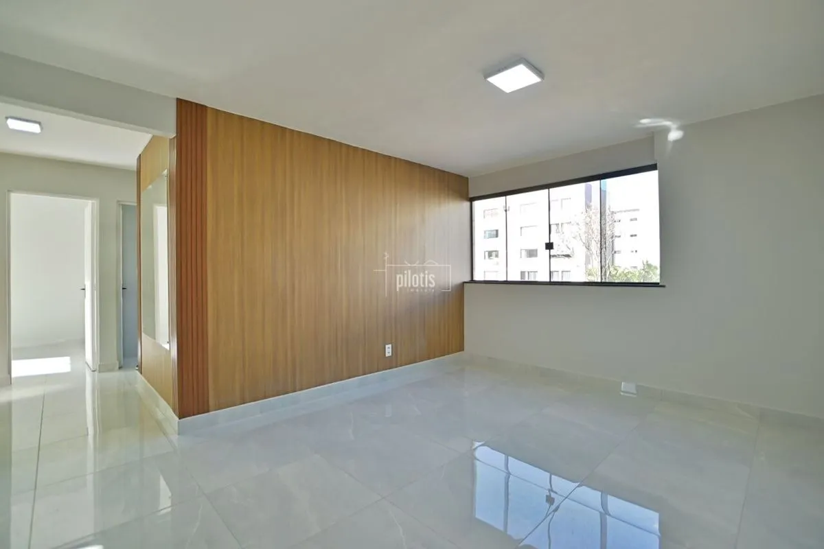 Um apartamento recém-reformado, pronto para morar, no 2º andar, em uma localizaç...