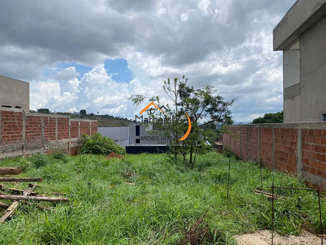 Imobiliária Margarete Corrêa vende lote no Condomínio Alto da Boa VistaLote: 504...