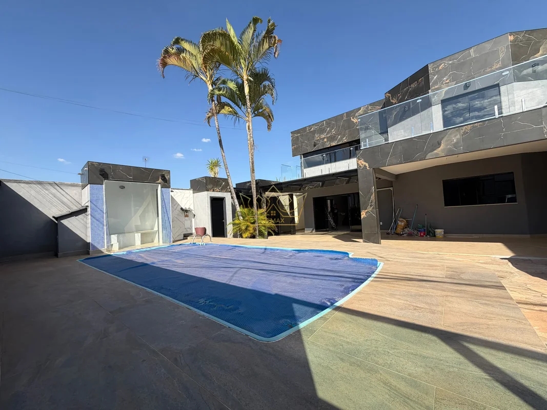 JCMAX ALUGA – CASA DE ALTO PADRÃO COM 5 SUÍTES – RUA 3C – VICENTE PIRESExcelente...
