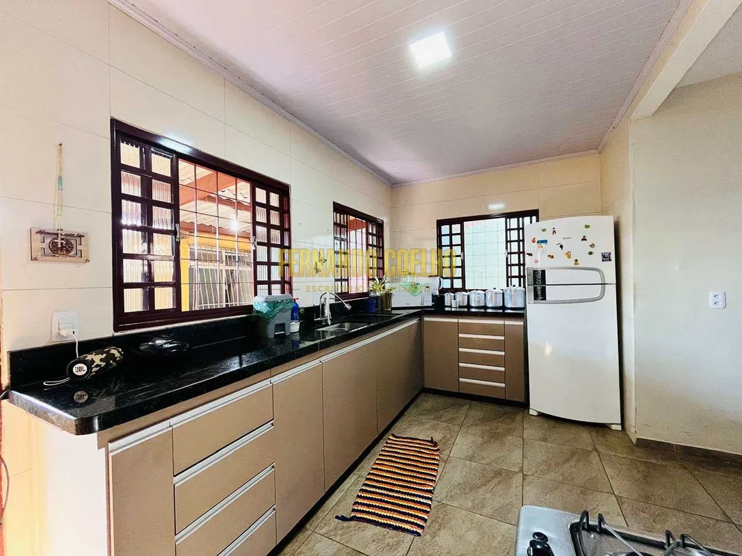 Oportunidade! Casa à venda na Quadra 05 de Sobradinho I. Com toda na laje, lote ...