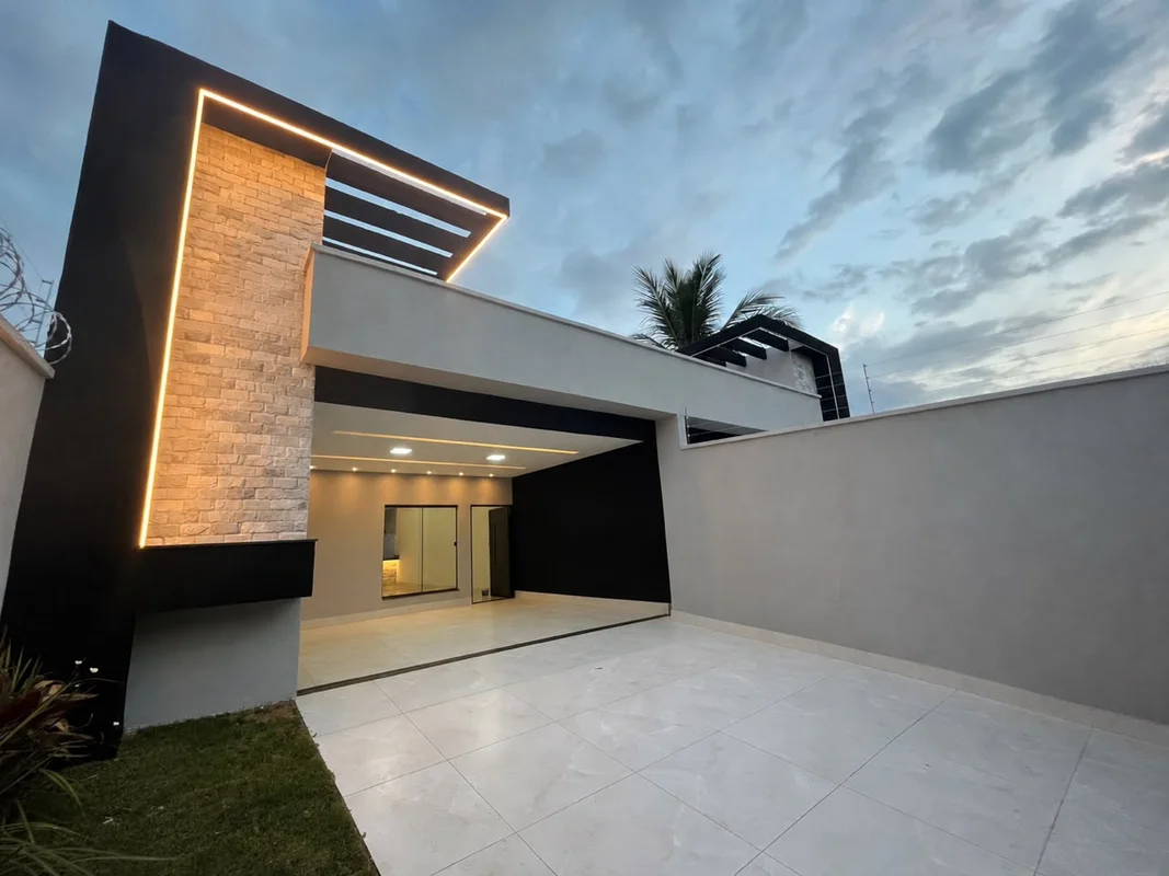 VENDE CASA COM TRÊS SUÍTES, UM LAVABO NO PARQUE INDUSTRIAL JOÃO BRÁS - GOIÂNIA G...