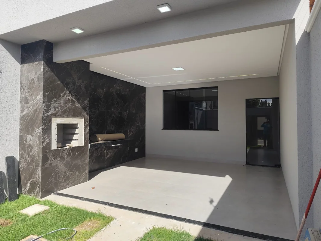 Casa nova com 3 quartos, 1 suíte, banheiro social com nichos, sala 2 ambientes p...