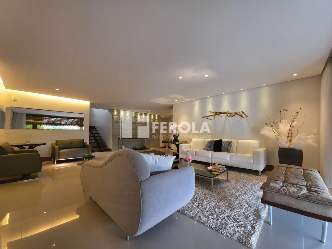 MANSÃO DE ALTO PADRÃO | 515,84m² | 4 SUÍTES | TERRENO DE 2.125m² + 4.500m² DE ÁR...
