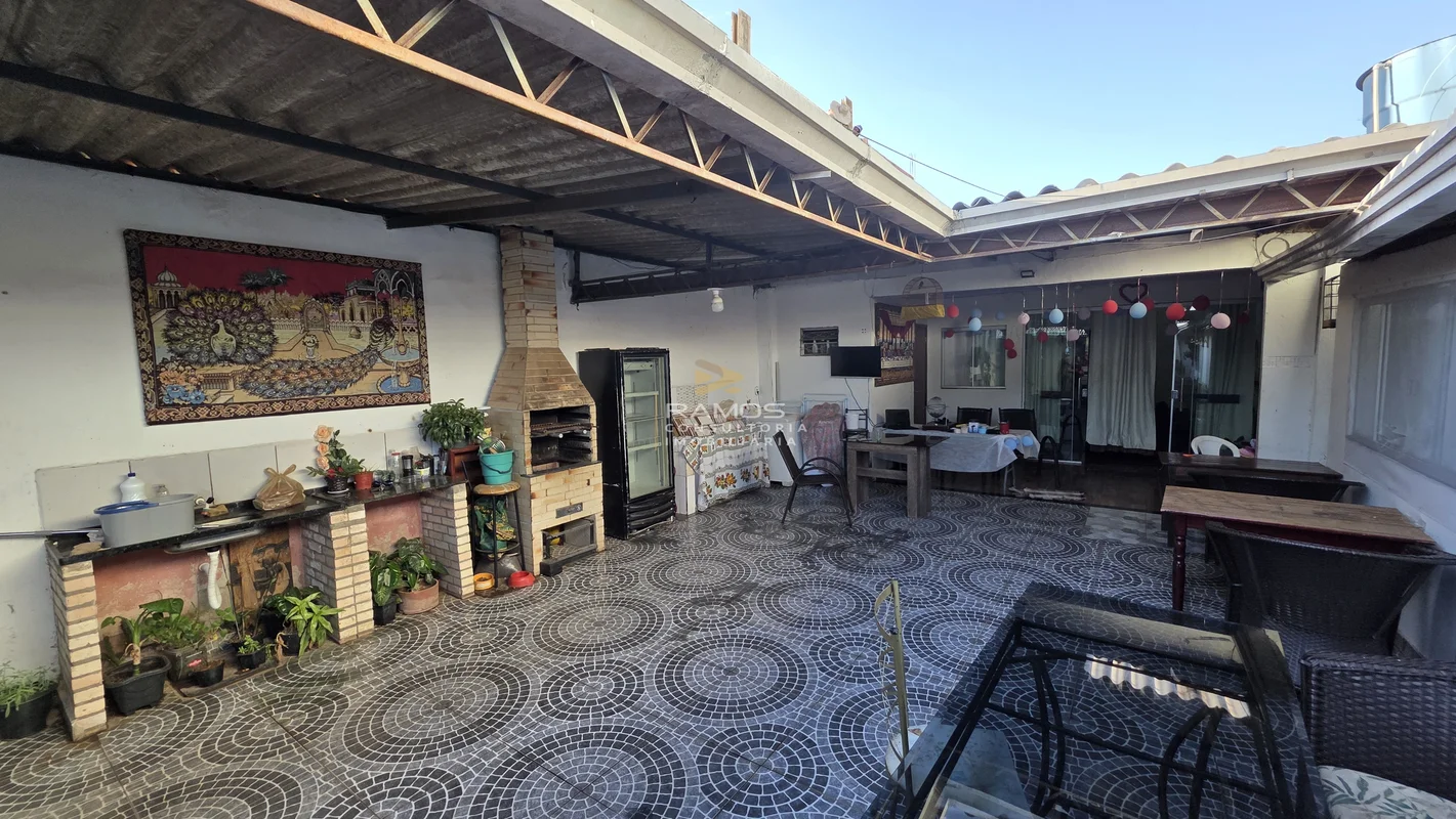 2 Quartos sendo 1 suíte | 4 Vagas | Armários Planejados na cozinha| ampla área d...