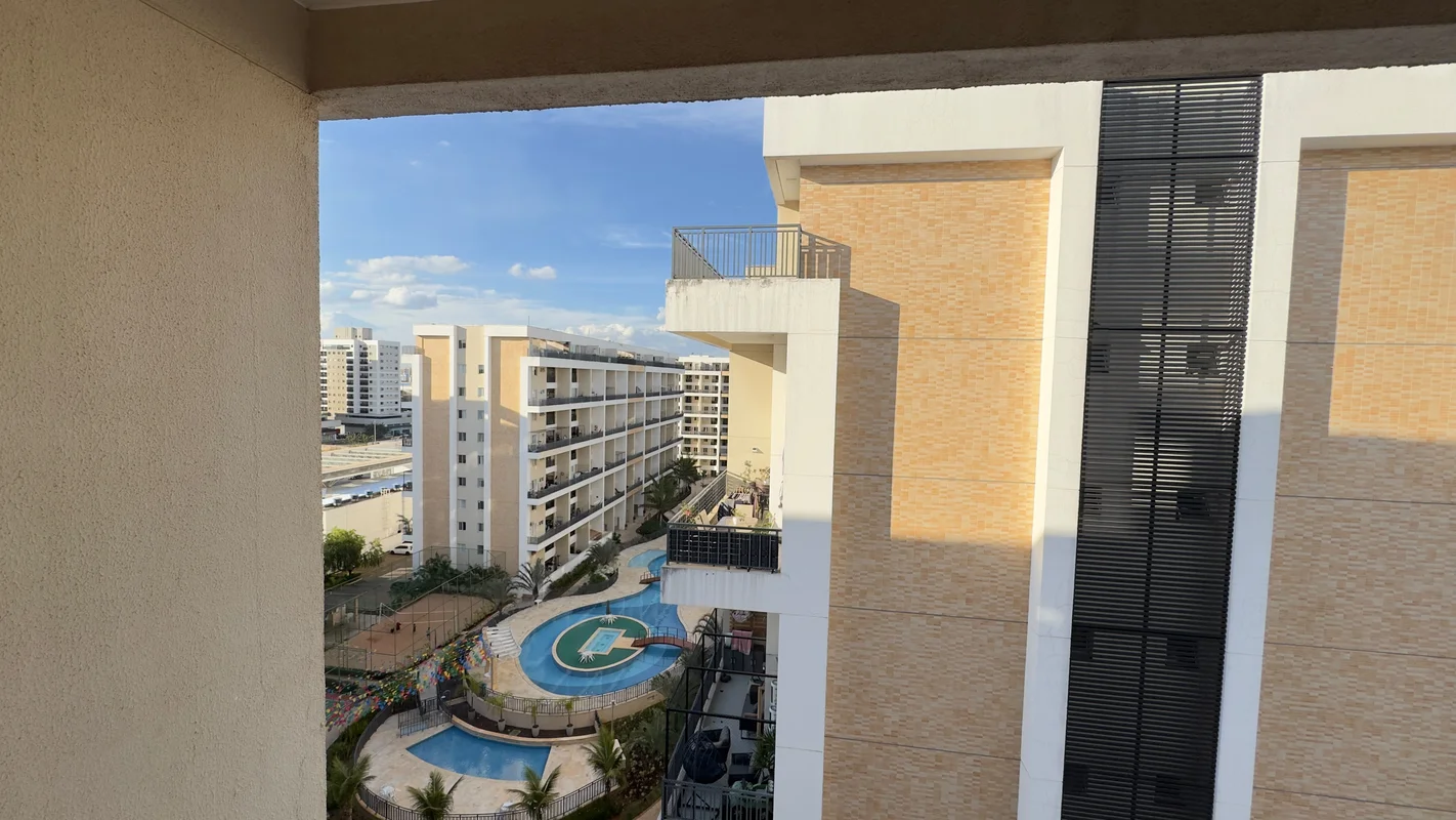**CSG 3 | TAGUA LIFE CENTER – Apartamento de 1 Quarto com Varanda, Móveis Planej...