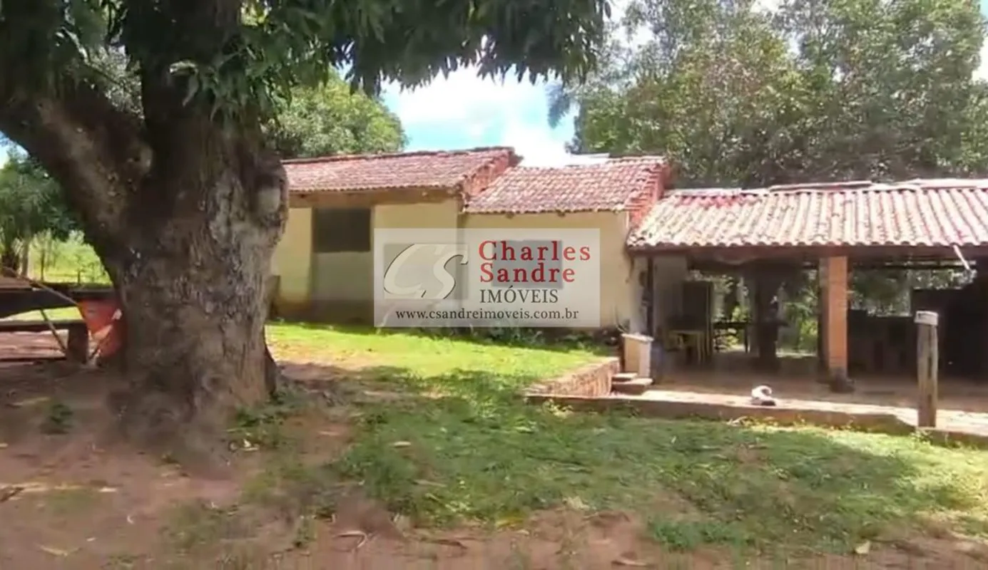 Fazendinha no Município de São Francisco - GO 20 km de São Francisco sentido par...