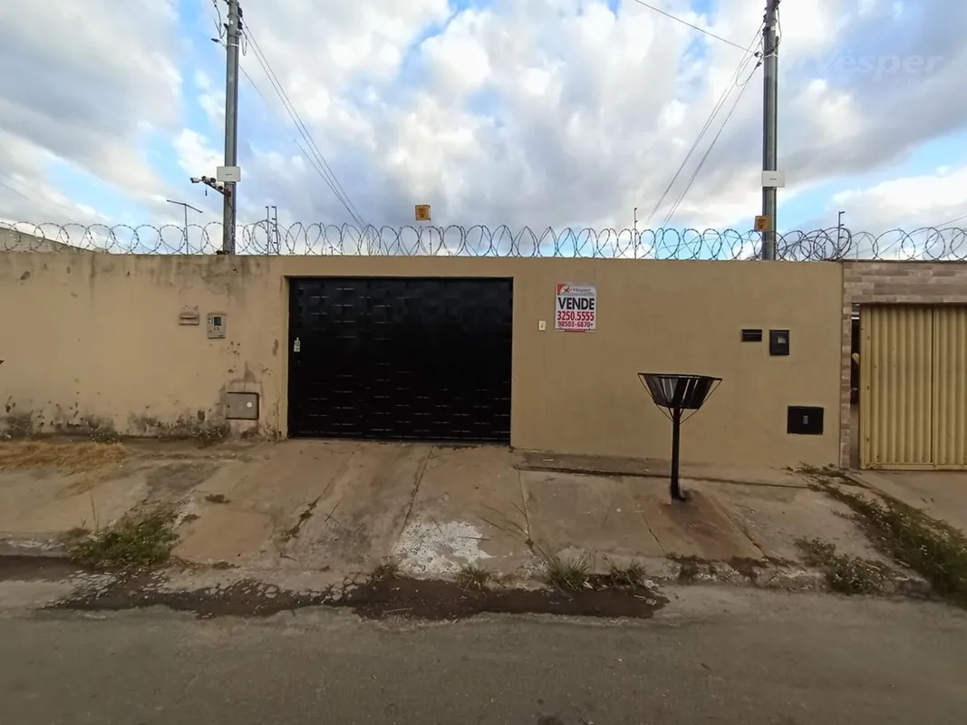 Casa à venda com 02 quartos, sendo 01 suíte e área total de 210m² no Setor dos B...
