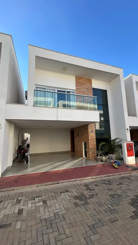 ?? Seu próximo lar pode estar aqui! ?Imagine viver em um sobrado que reúne confo...