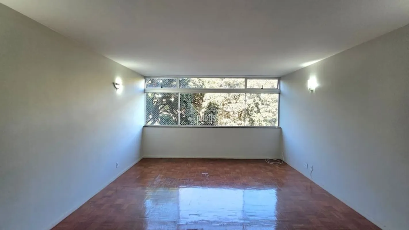 Excelente oportunidade para morar em uma das quadras mais valorizadas de Brasíli...