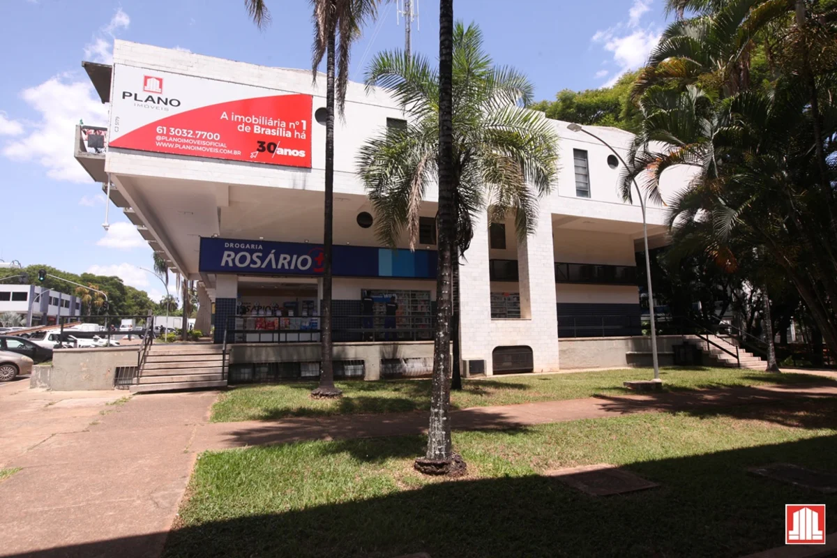Excelente kit em quadra comercial diversificada em produtos e serviços. Ótima pl...