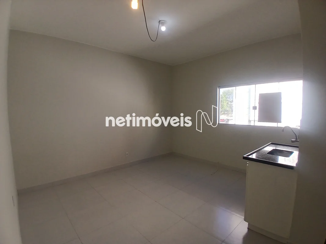 Kitinete para alugar na Candangolâdia! Composta por:- SALA COM PISO EM PORCELANA...