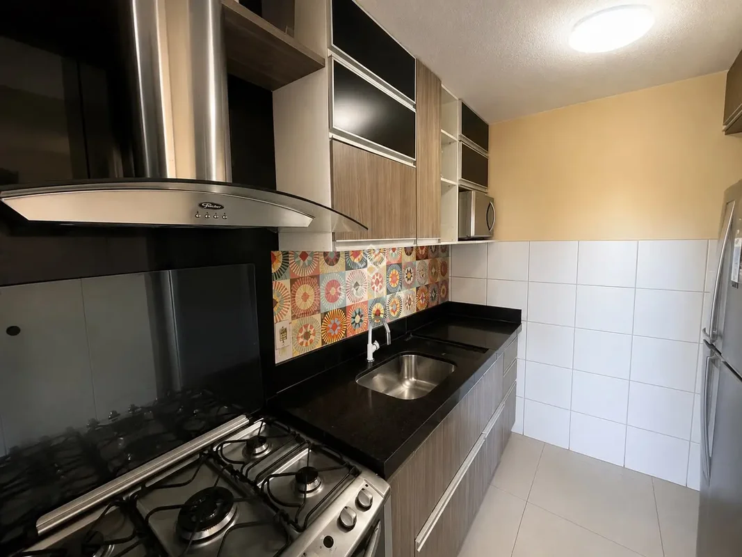 ESPECIFICAÇÕES DO APARTAMENTO:- Sala ampla- Varanda com fechamento em Blindex- C...