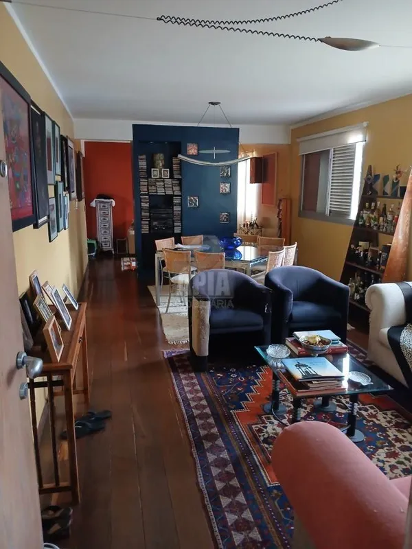Apartamento quitado, no 2º andar, com 125 m² de área privativa.? Sala ampla com ...