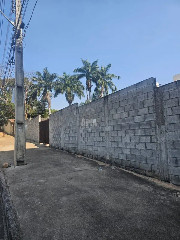 03 (três) lotes juntos, cada um com 420,00m² total 1.260,00m² Localizada na Rua ...