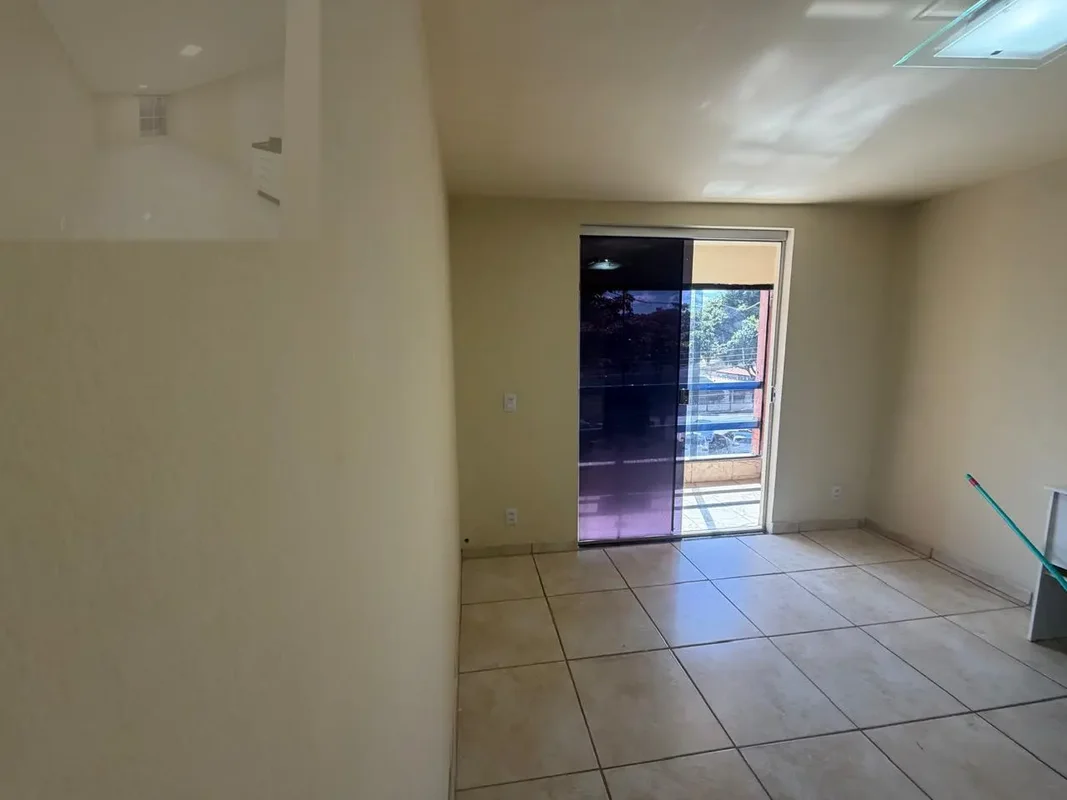 Conheça este aconchegante apartamento de 2 quartos para aluguel, localizado na S...