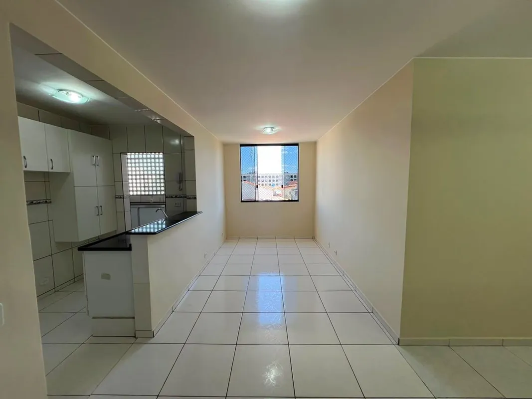 Apartamento de 02 quartos + DCE na QI 01 Bloco E - Aceita financiamento. Unidade...