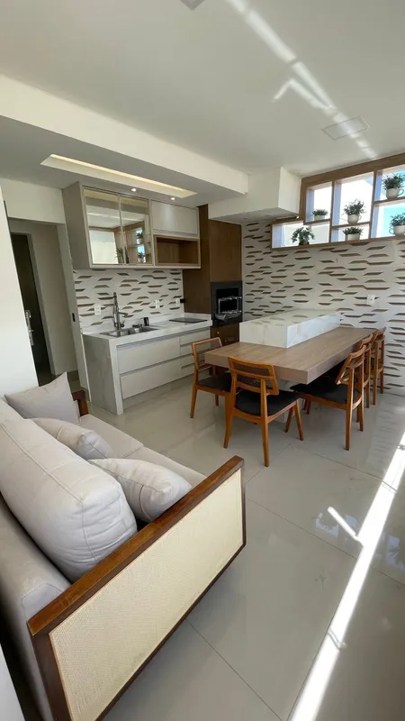 Luxuoso apartamento duplex (cobertura), 108m², em Negrão de Lima. • 01 cozinha r...