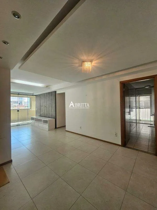 Excelente apartamento desocupado, pronto para receber seu novo proprietário, loc...