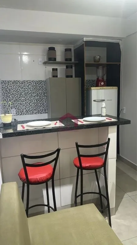 Fernandes & Coelho Imóveis apresenta este apartamento mobiliado de 25m² em Tagua...