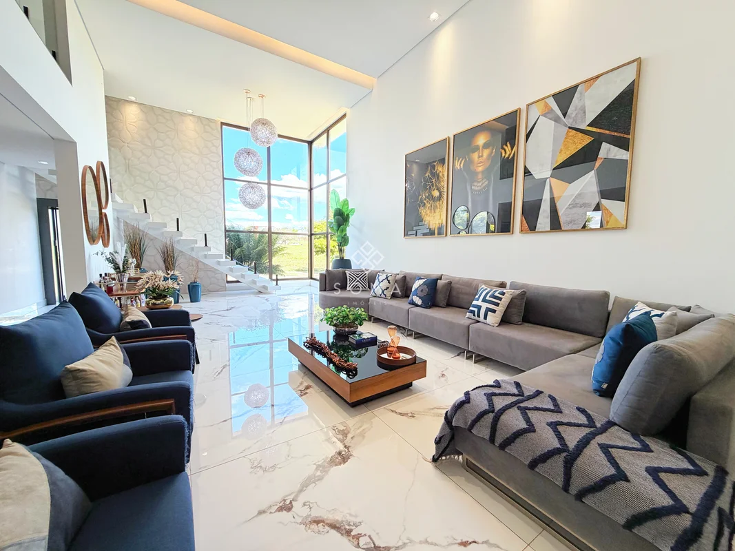 ESPECIFICAÇÕES DA CASA:- Projeto de iluminação moderno- Ampla sala de estar com ...