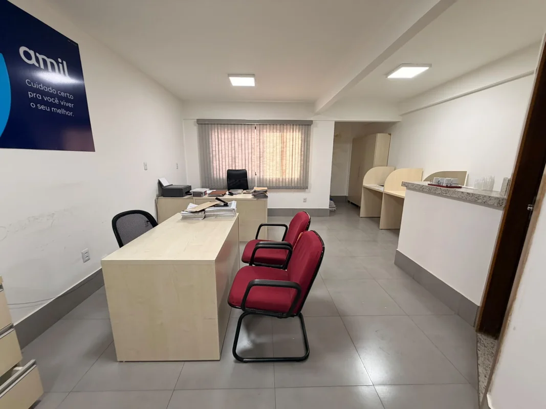 Ótima localização na Praça do DISala com 44 m², mobiliada, piso em porcelanato, ...