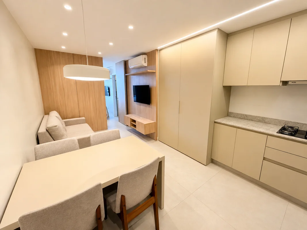 Apartamento moderno, totalmente mobiliado e planejado, sendo a PRIMEIRA LOCAÇÃO,...