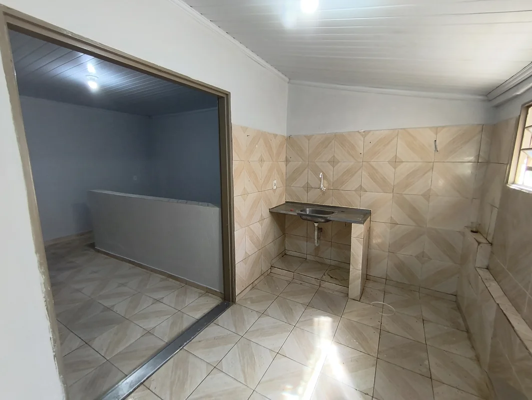 ALUGO KIT COM 1 QUARTO NO SETOR DEMANSÕES.RUA ATRÁS DO HOTEL SOBRADINHO QMS 33c ...