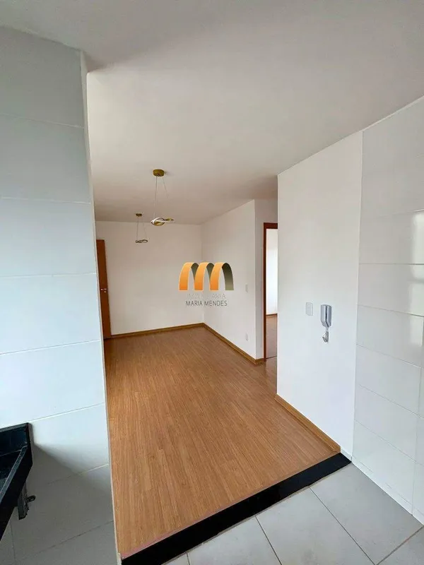 Apartamento com:.? ?Com elevador.? ?2 quartos .? ?5 andar (último).? ??Iluminaçã...