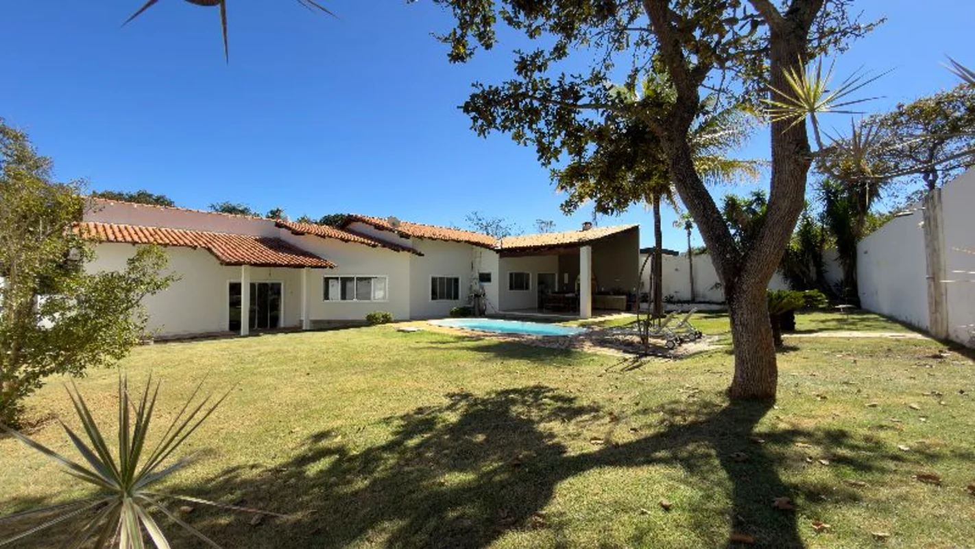 Casa Térrea | 5 Quartos | Piscina | Área Gourmet | 849 m² de TerrenoSe você proc...