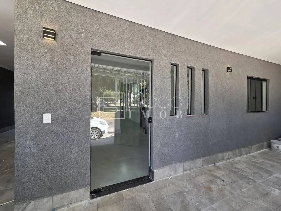 VENDOCasa com 3 quartos sendo 2 suítes na Quadra 204 do Recanto das EmasCasa com...