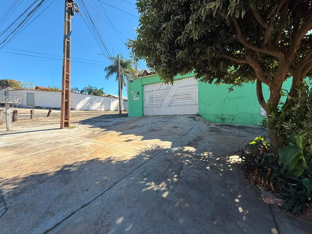 Casa à Venda | 2 Quartos | Suíte | Garagem para 4 Veículos Pertinho do Sup.vieir...