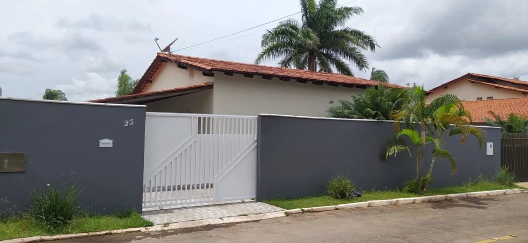 Aluguel - Excelente Casa na Rua 08, Vicente Pires, dentro de CondomínioEsta é a ...