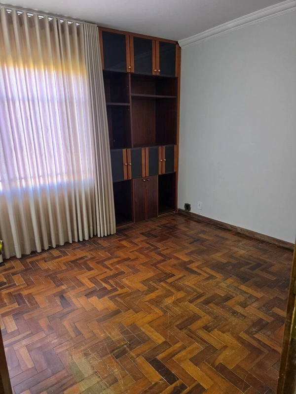 ÓTIMO APARTAMENTO NO GUARÁ 1.2 VAGAS DE GARAGEM.ARMÁRIOS EMBUTIDOS . 27/07/26