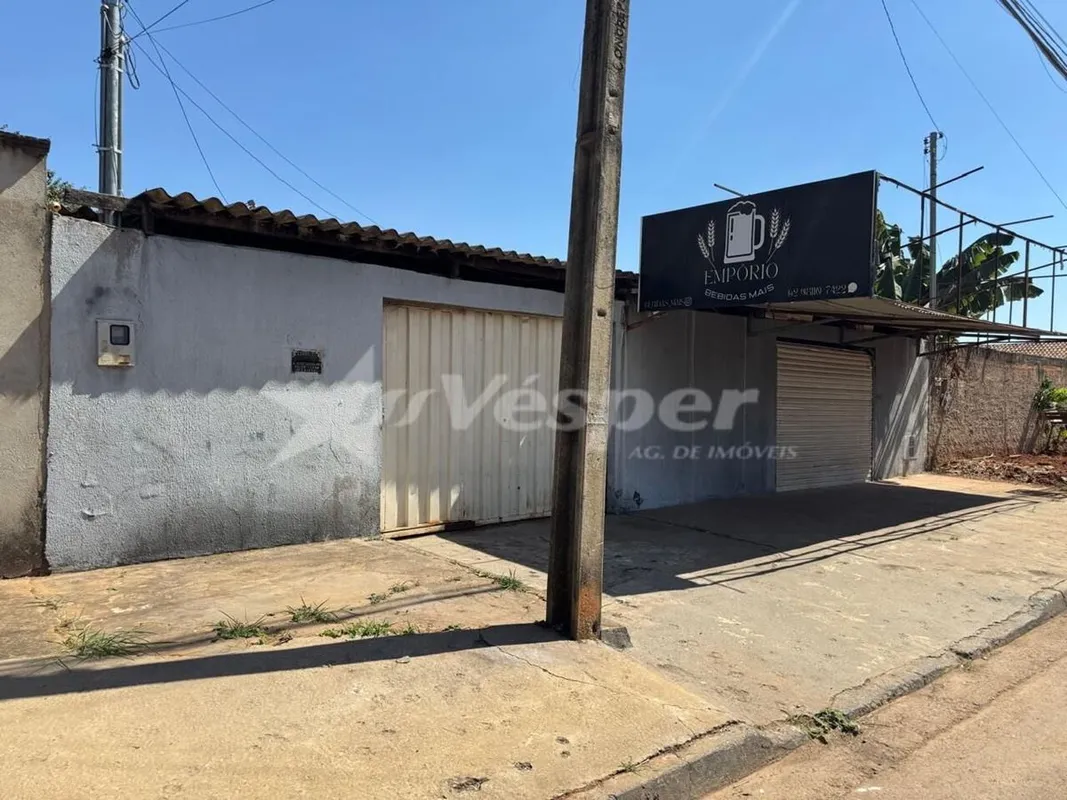 Casa à venda com 3 quartos e com área total de 384,30m² no setor Jardim Cristal ...