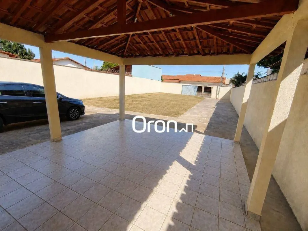 CÓDIGO DO IMÓVEL: CA2297LOCALIZAÇÃO:Próximo a UniGoiás e com fácil acesso a Aven...