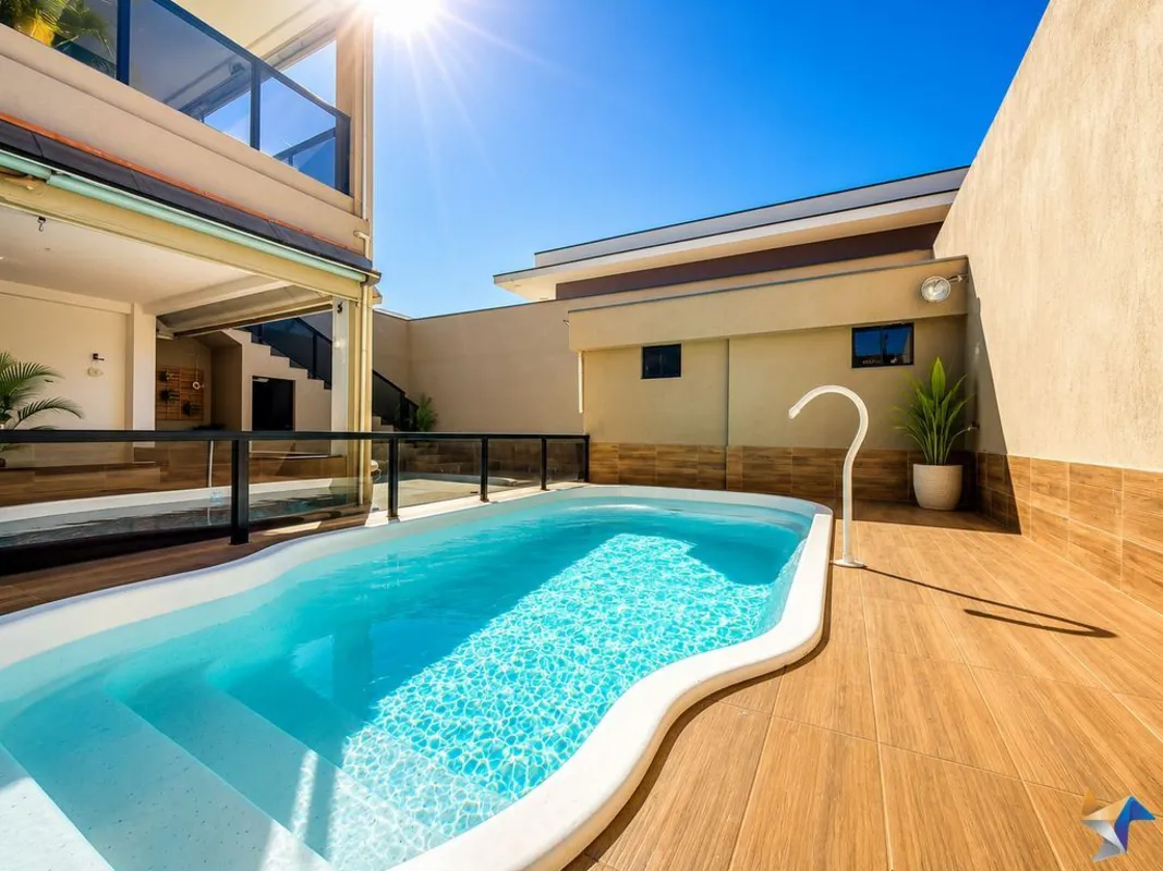 Casa Reformada com 4 Suítes, Piscina e Espaços AmplosCasa com excelente reforma,...