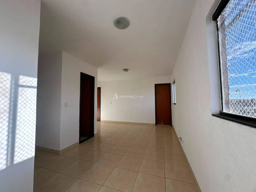 APARTAMENTO DE 2 QUARTOS NA QR 205 – SAMAMBAIAPraticidade, boa iluminação natura...