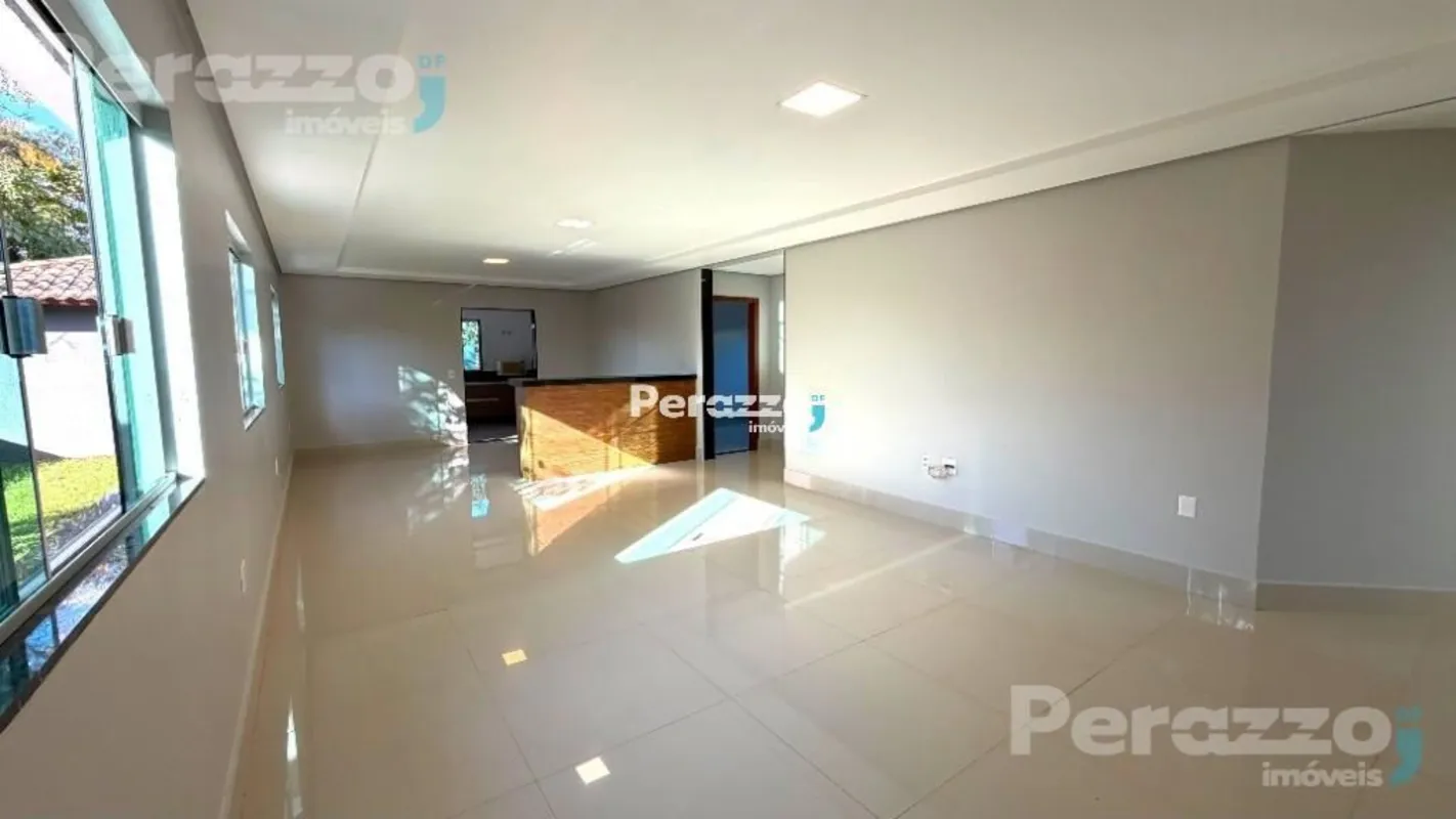  Excelente Oportunidade! Casa Totalmente Reformada Com Área de Lazer, Paisagismo...