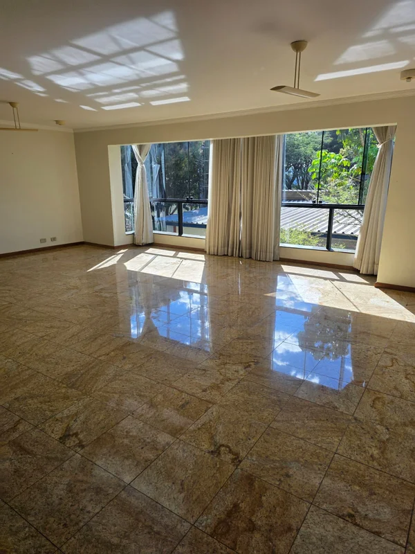ALUGUEL DE APARTAMENTO NA SQN 115 BLOCO FApartamento de 167m2 na 115 Norte com 4...