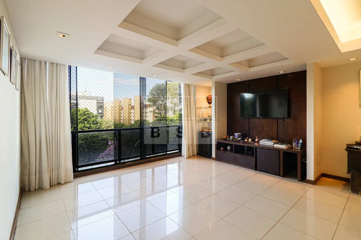 SQSW 103Excelente apartamento de canto, vazado e nascente, com 170 m² de área pr...