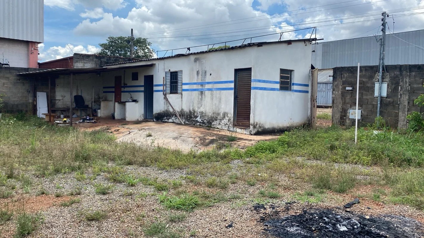 Lote comercial para locação R$ 3.500,00– Santa Genoveva, Goiânia/GoIdeal para em...