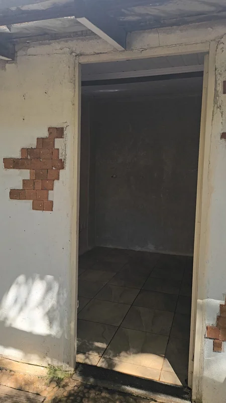 A GCASTRO IMÓVEIS ALUGA SALA !!!Fica localizada no polo verde Do mesmo lado do s...