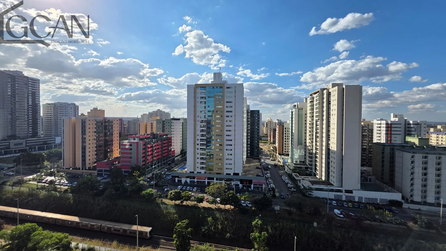 Descubra seu novo lar na Rua 4, SUL, em Águas Claras, DF. Este apartamento de 3 ...