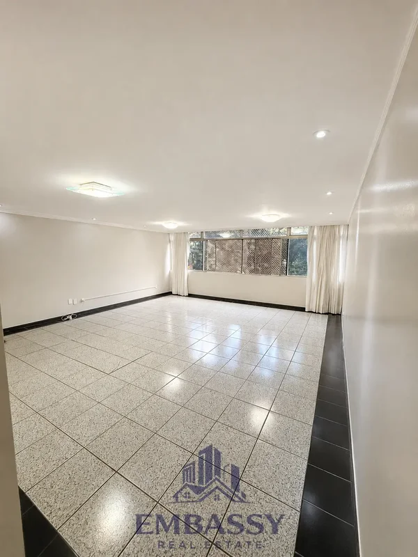 Imagine morar na confortável Asa Sul, em Brasília, no charmoso bairro SQS 309. E...